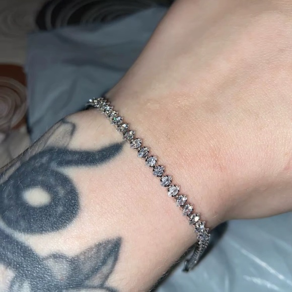 Tennis Marquis Silver Diamond Zirconia 18 sm Bracelet - Picture 9 of 17